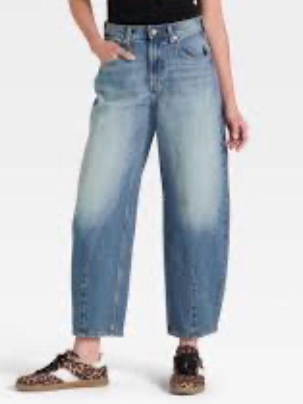 Universal Thread Women's High Rise Easy  Barrel Ankle Jeans size 8